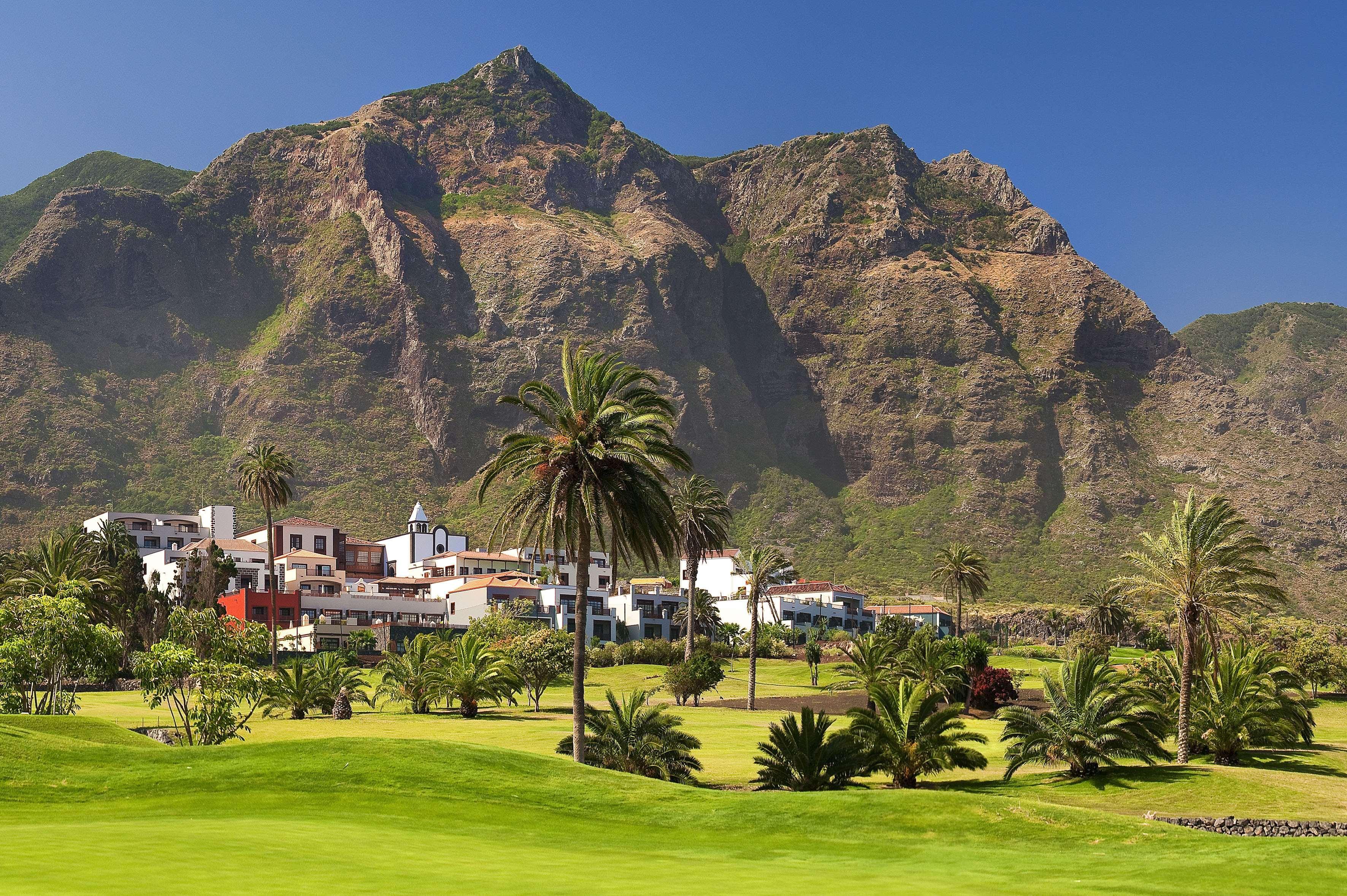 Hotel Hacienda Del Conde Melia Collection Golf & Spa - Adults Only Буенавіста-дель-Норте Екстер'єр фото View of the town of Maspalomas