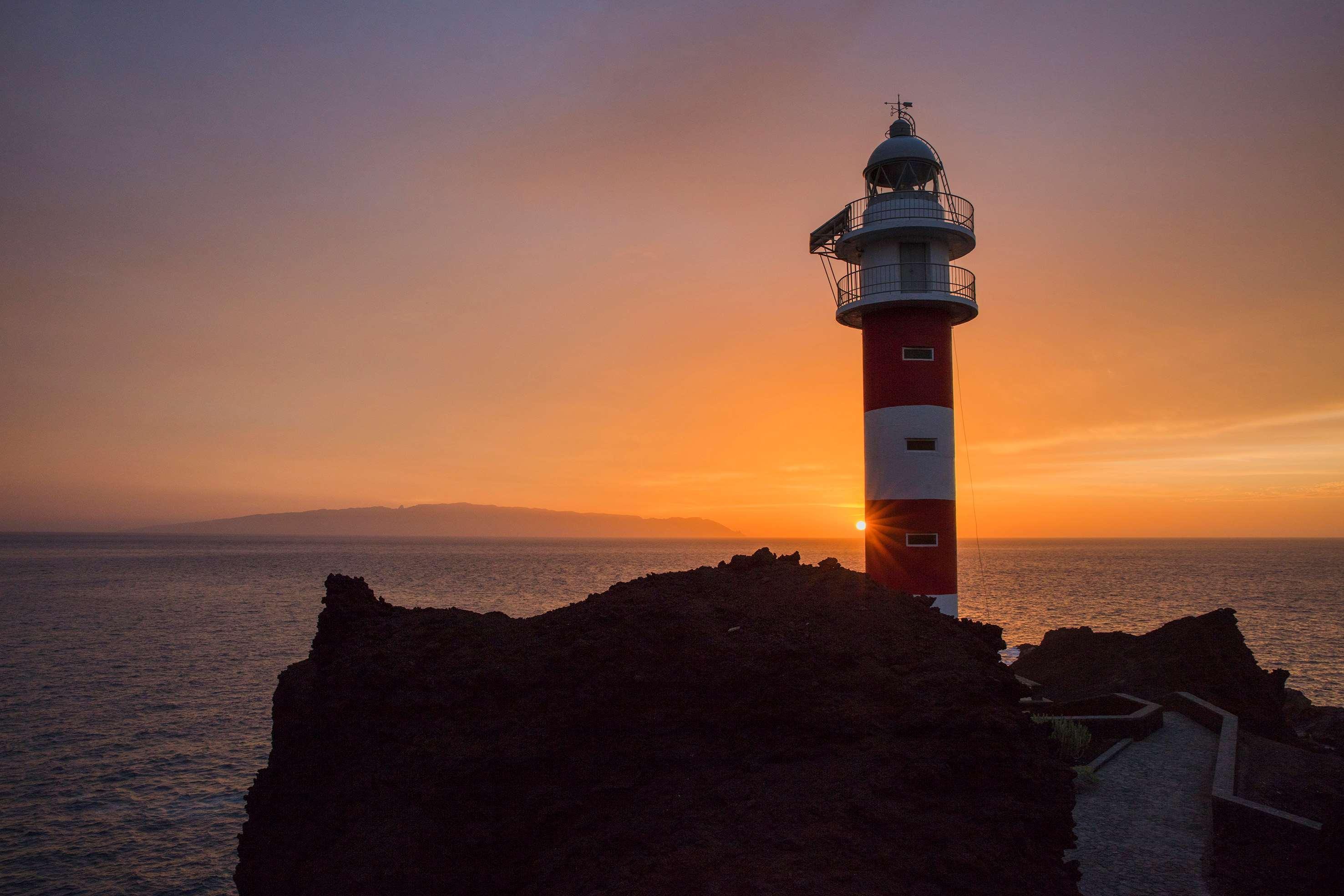 Hotel Hacienda Del Conde Melia Collection Golf & Spa - Adults Only Буенавіста-дель-Норте Екстер'єр фото The lighthouse at sunset
